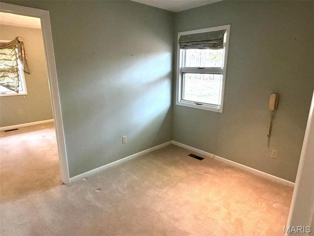 17466 Lageman Lane, Brighton, IL 62012