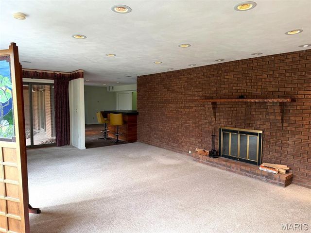 17466 Lageman Lane, Brighton, IL 62012