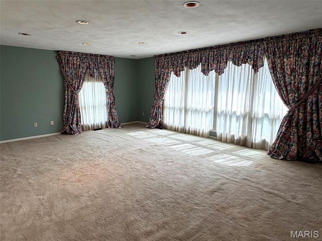 17466 Lageman Lane, Brighton, IL 62012
