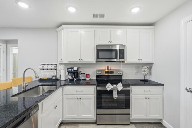 3004 North Vineyards Terrace 2, Branson, MO 65616