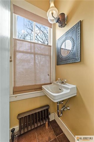 92 Halsey Reed Road, Cranbury, NJ 08512