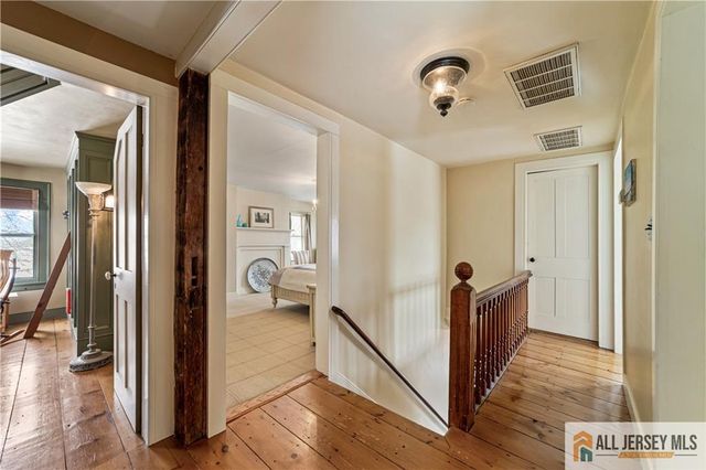 92 Halsey Reed Road, Cranbury, NJ 08512