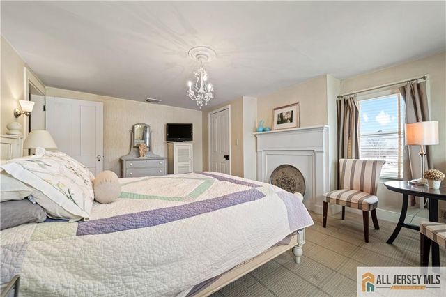 92 Halsey Reed Road, Cranbury, NJ 08512