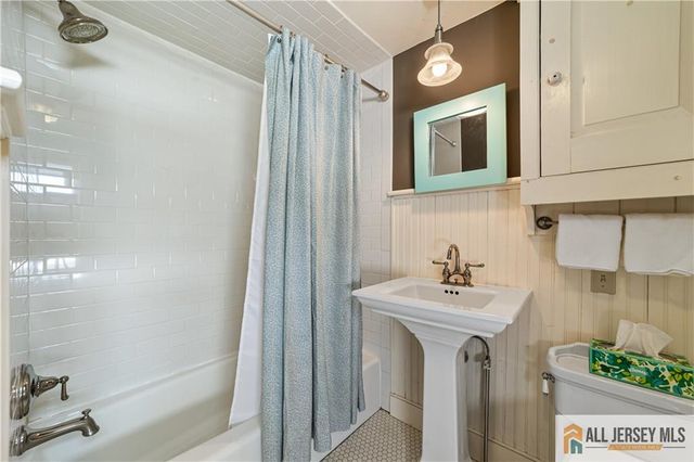 92 Halsey Reed Road, Cranbury, NJ 08512