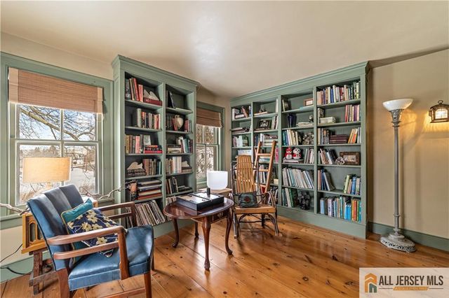 92 Halsey Reed Road, Cranbury, NJ 08512