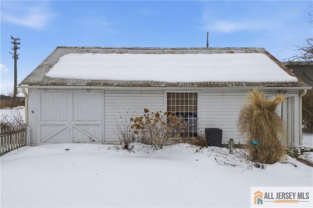 92 Halsey Reed Road, Cranbury, NJ 08512