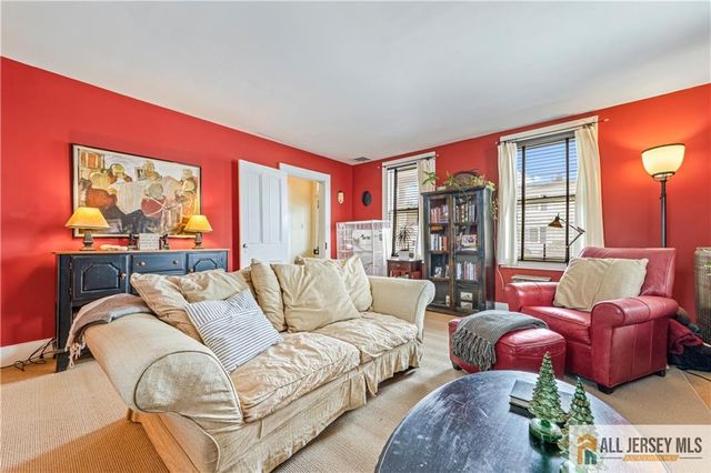 92 Halsey Reed Road, Cranbury, NJ 08512