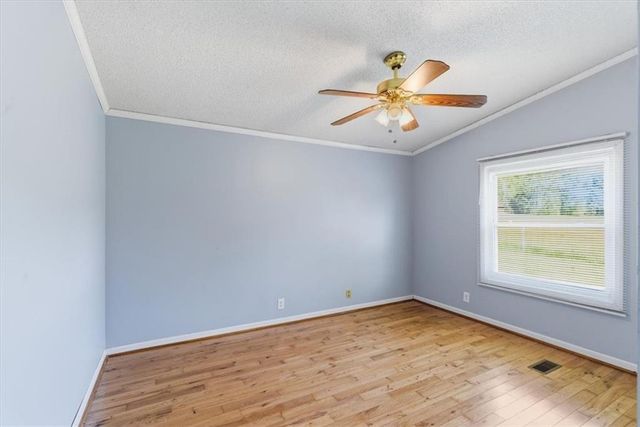 235 Kirk Road NW, White, GA 30184