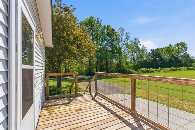 235 Kirk Road NW, White, GA 30184