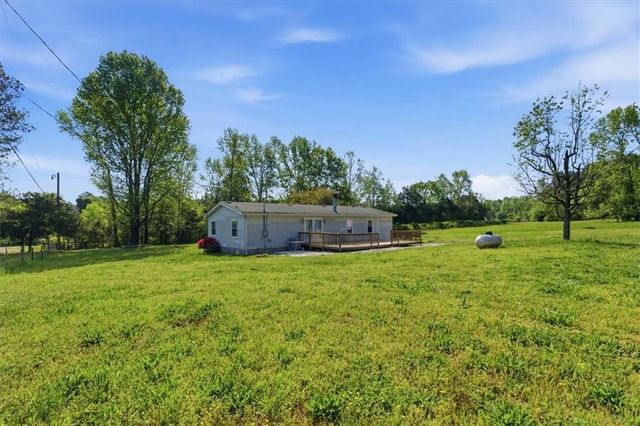 235 Kirk Road NW, White, GA 30184