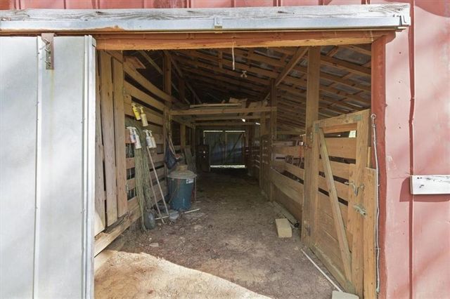 235 Kirk Road NW, White, GA 30184