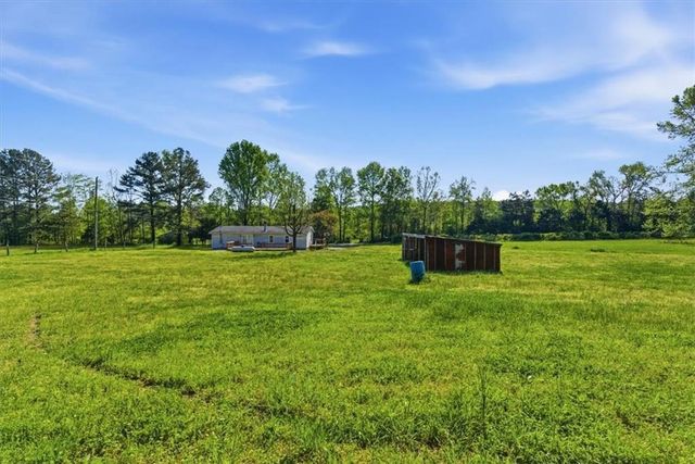 235 Kirk Road NW, White, GA 30184