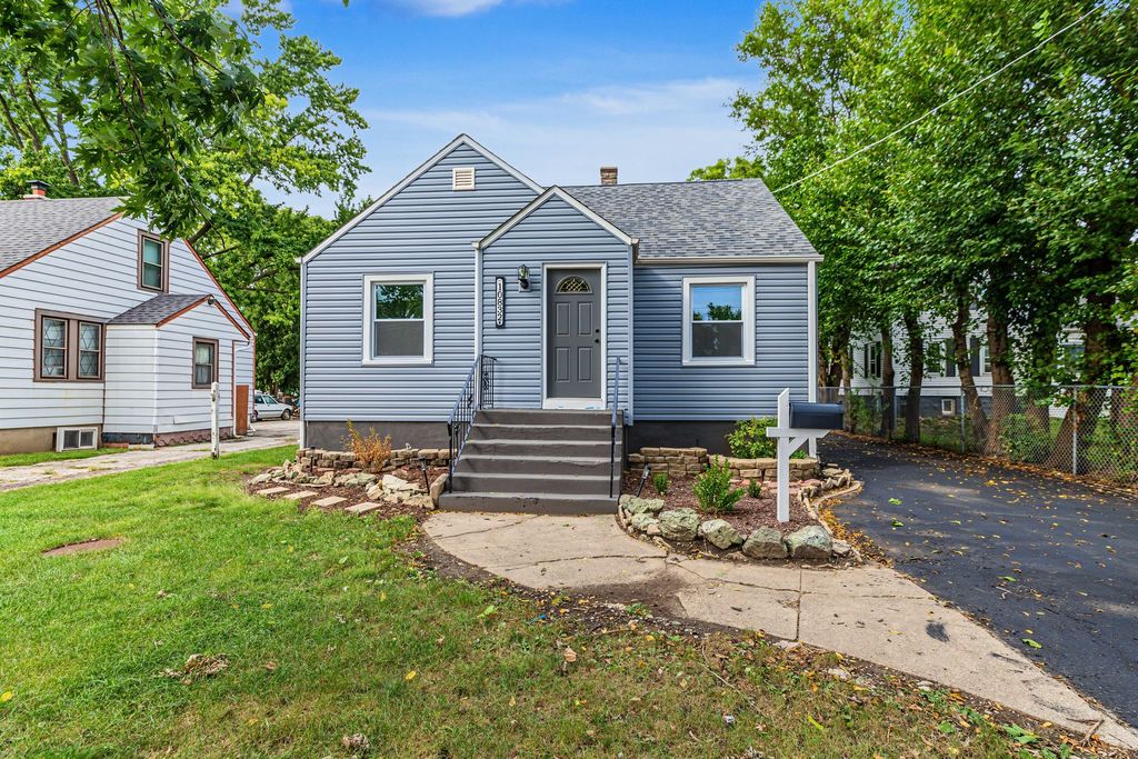 10832 W Grand Avenue, Melrose Park, IL 60164 — photo 2