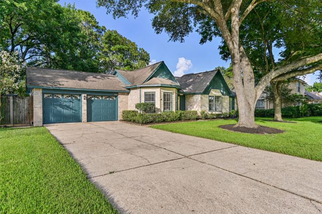 1504 Windsor Drive, Friendswood, TX 77546