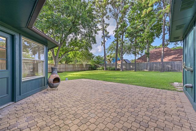1504 Windsor Drive, Friendswood, TX 77546