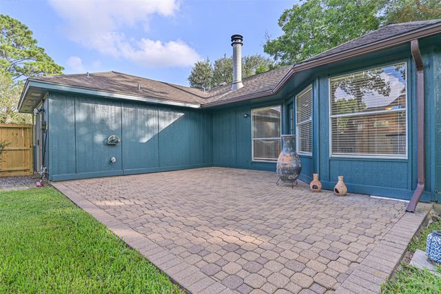 1504 Windsor Drive, Friendswood, TX 77546
