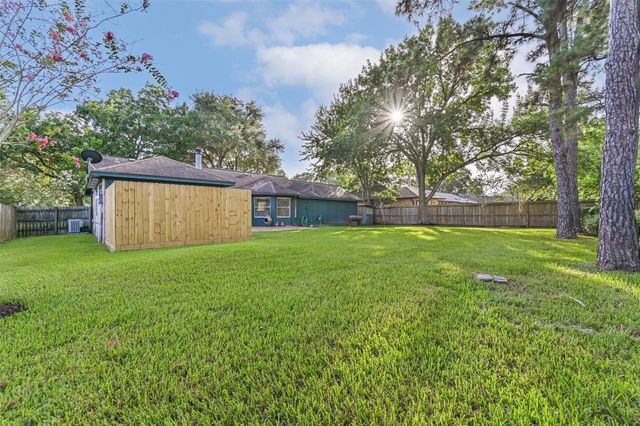 1504 Windsor Drive, Friendswood, TX 77546
