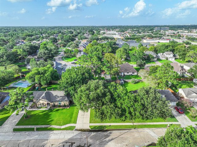 1504 Windsor Drive, Friendswood, TX 77546
