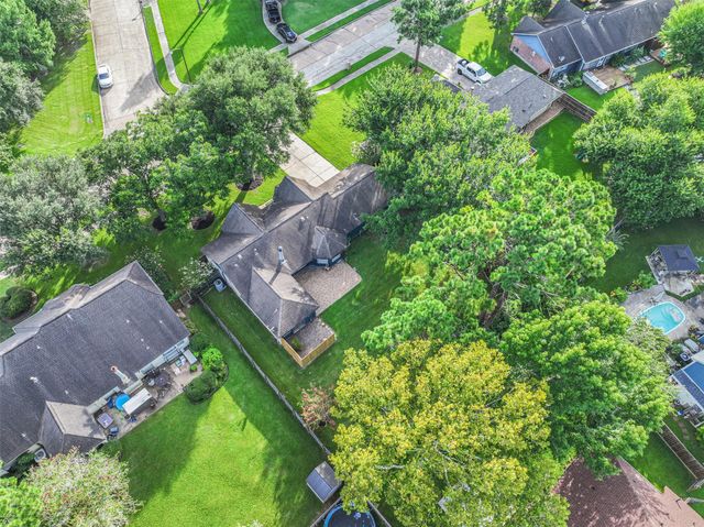 1504 Windsor Drive, Friendswood, TX 77546