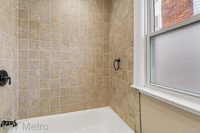 16230 Griggs Street, Detroit, MI 48221