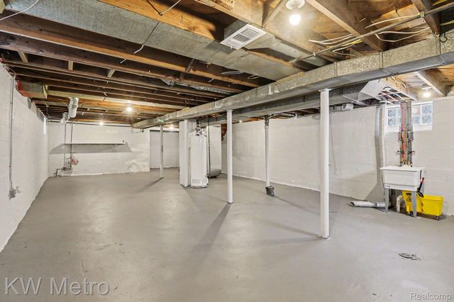 16230 Griggs Street, Detroit, MI 48221