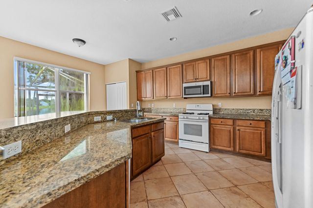 116 Hamilton Terrace, Royal Palm Beach, FL 33414