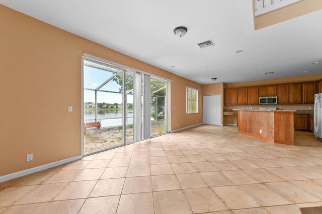 116 Hamilton Terrace, Royal Palm Beach, FL 33414