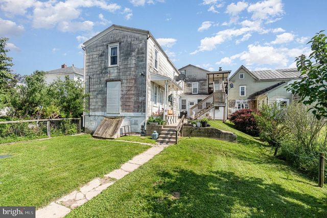 1034-1036 W MAIN ST, Valley View, PA 17983