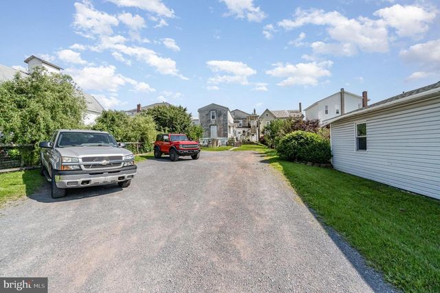 1034-1036 W MAIN ST, Valley View, PA 17983