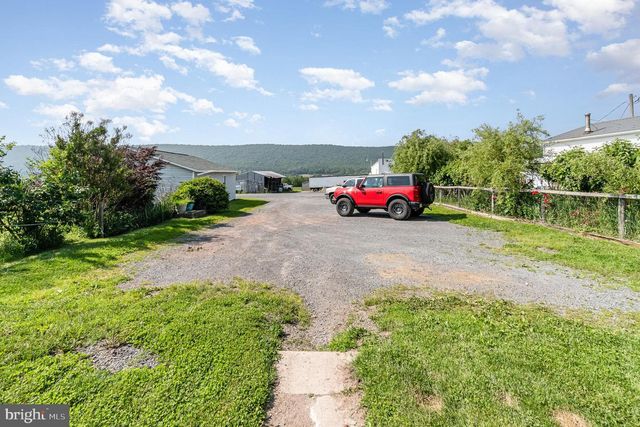 1034-1036 W MAIN ST, Valley View, PA 17983