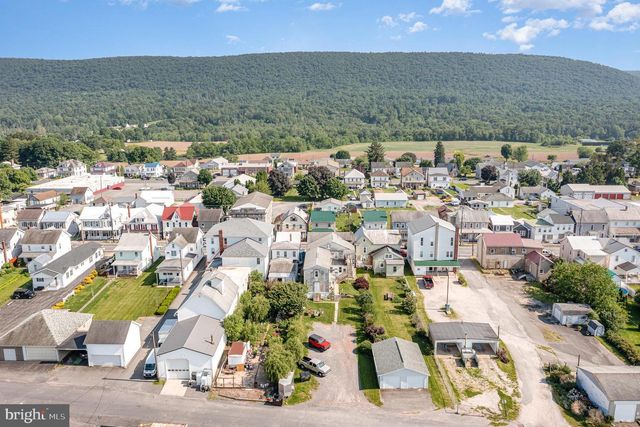 1034-1036 W MAIN ST, Valley View, PA 17983