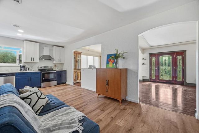 333 W Rincon Avenue, Campbell, CA 95008