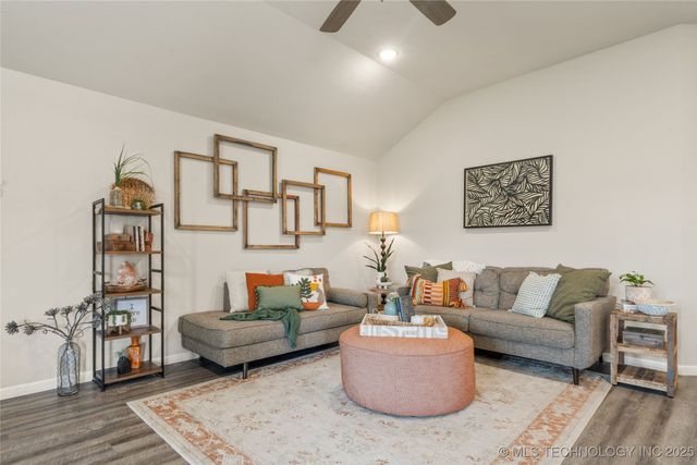 4904 E Galveston Place S, Broken Arrow, OK 74014