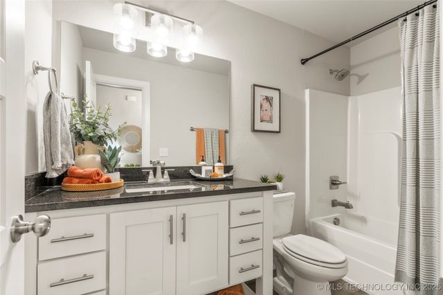 4904 E Galveston Place S, Broken Arrow, OK 74014