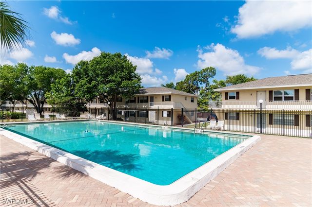 3325 Airport RD N T1, Naples, FL 34105