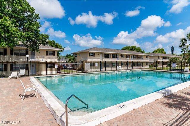 3325 Airport RD N T1, Naples, FL 34105