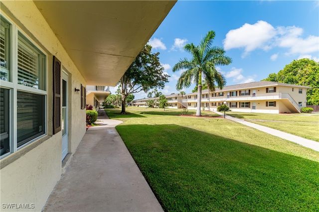 3325 Airport RD N T1, Naples, FL 34105