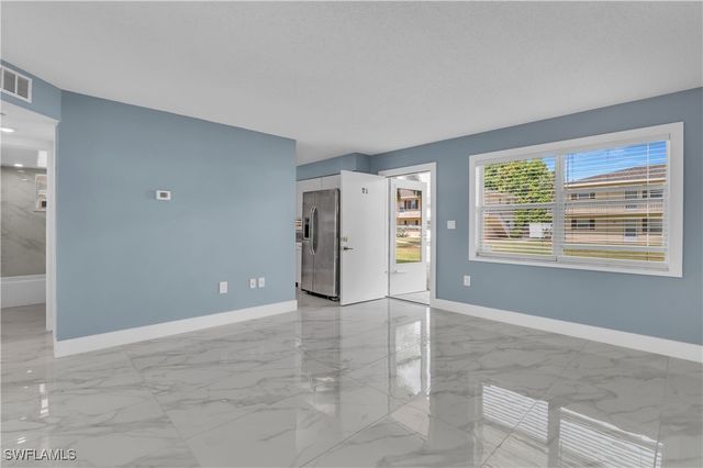 3325 Airport RD N T1, Naples, FL 34105