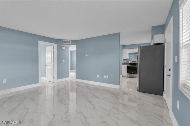 3325 Airport RD N T1, Naples, FL 34105