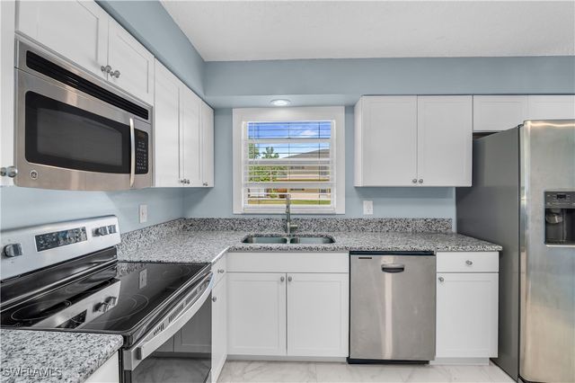 3325 Airport RD N T1, Naples, FL 34105