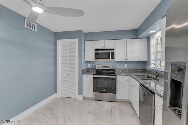 3325 Airport RD N T1, Naples, FL 34105