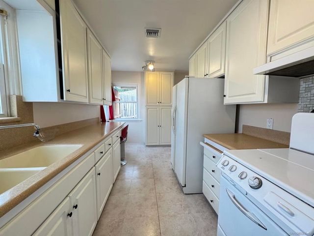 6233 Stewart, San Diego, CA 92115