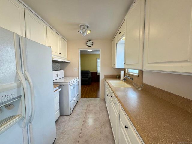 6233 Stewart, San Diego, CA 92115