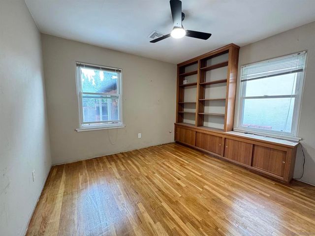 6233 Stewart, San Diego, CA 92115