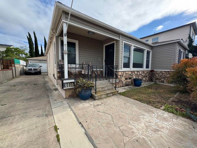 6233 Stewart, San Diego, CA 92115