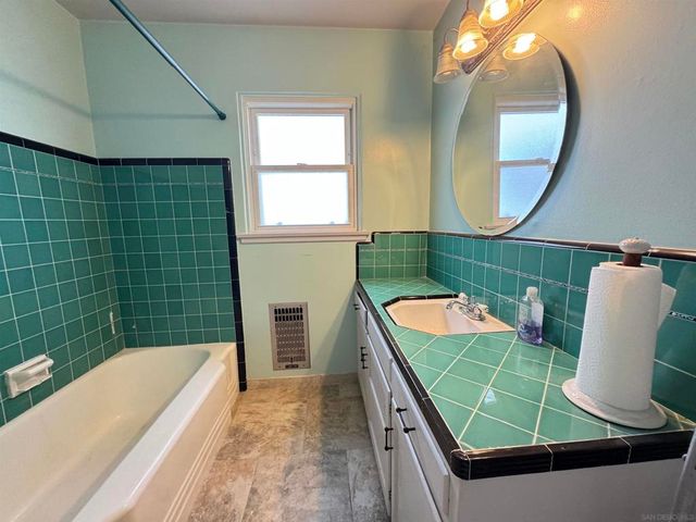 6233 Stewart, San Diego, CA 92115