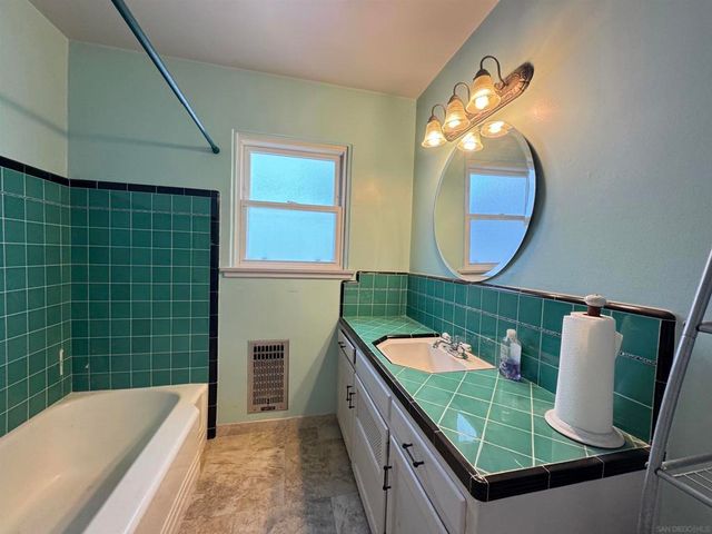 6233 Stewart, San Diego, CA 92115