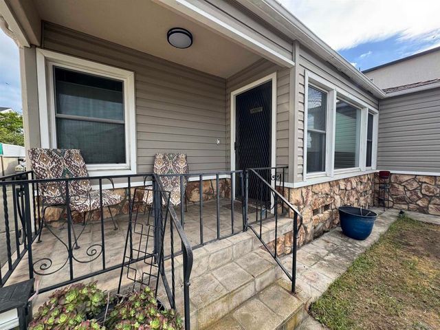 6233 Stewart, San Diego, CA 92115