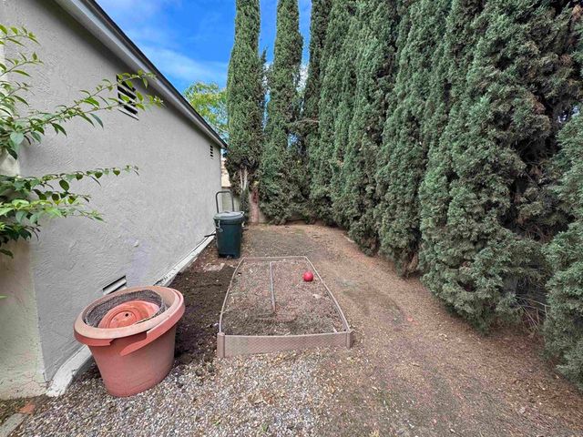 6233 Stewart, San Diego, CA 92115