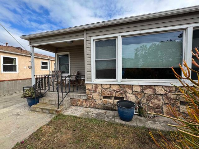 6233 Stewart, San Diego, CA 92115